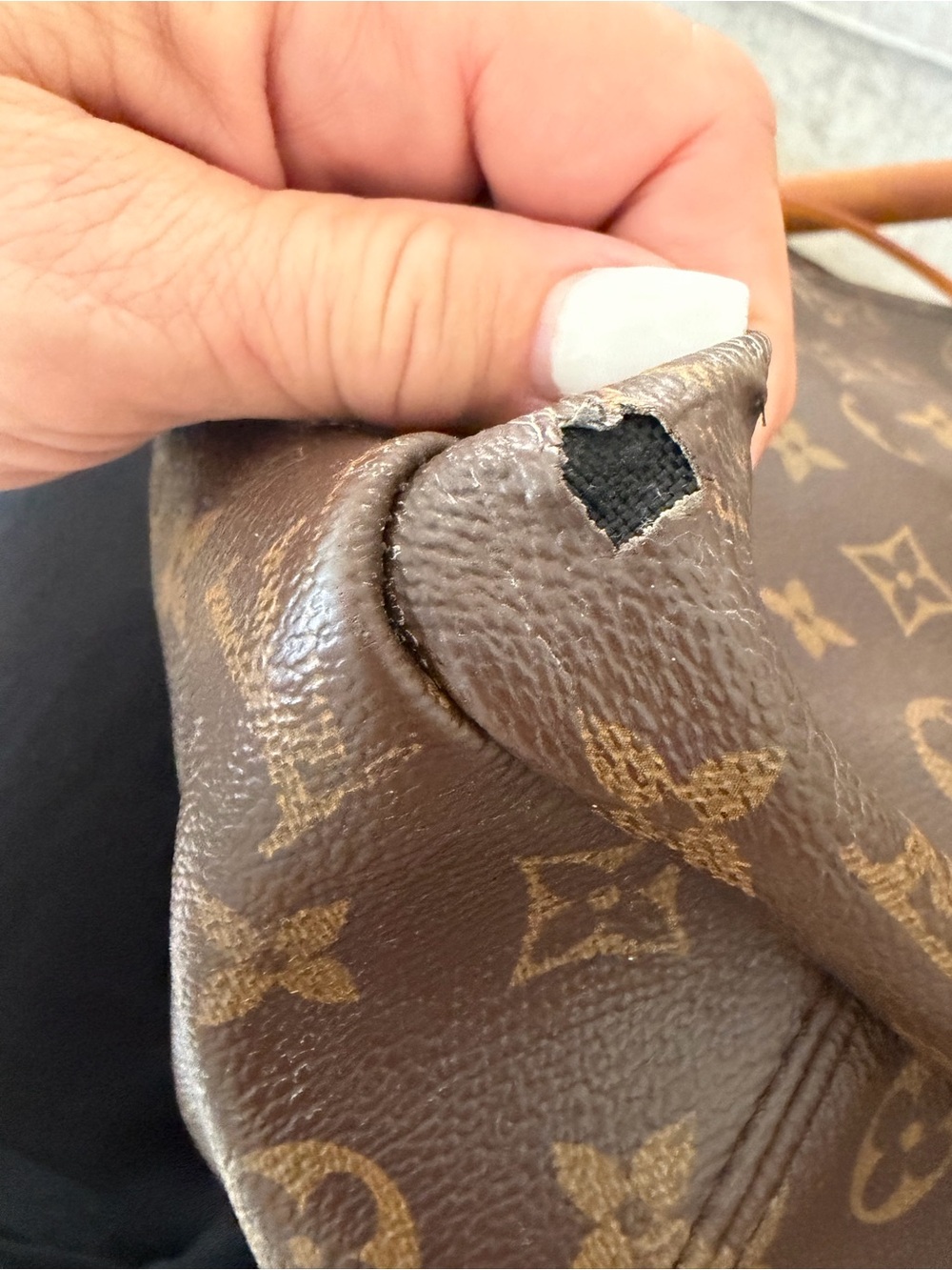 Louis Vuitton Monogram Canvas Shoulder Hobo in Brown with Tan Handle - Picture 14 of 15